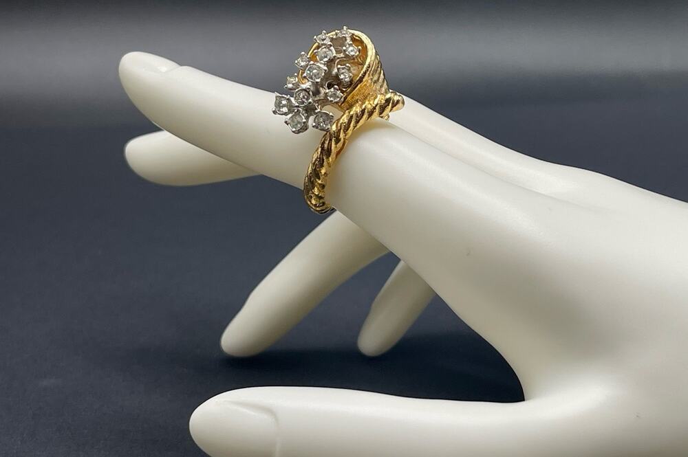 Size 6.5 Chunky Gold Tone Cornucopia Ring 13 Prong Set Rhinestones Vintage